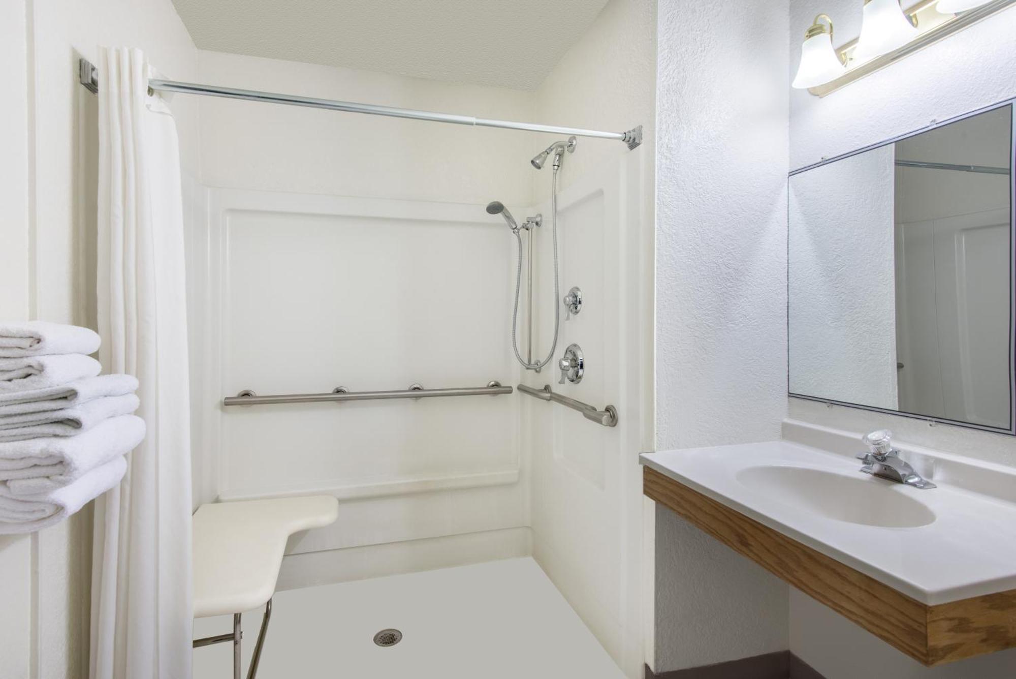 Super 8 By Wyndham Youngstown/Austintown Δωμάτιο φωτογραφία