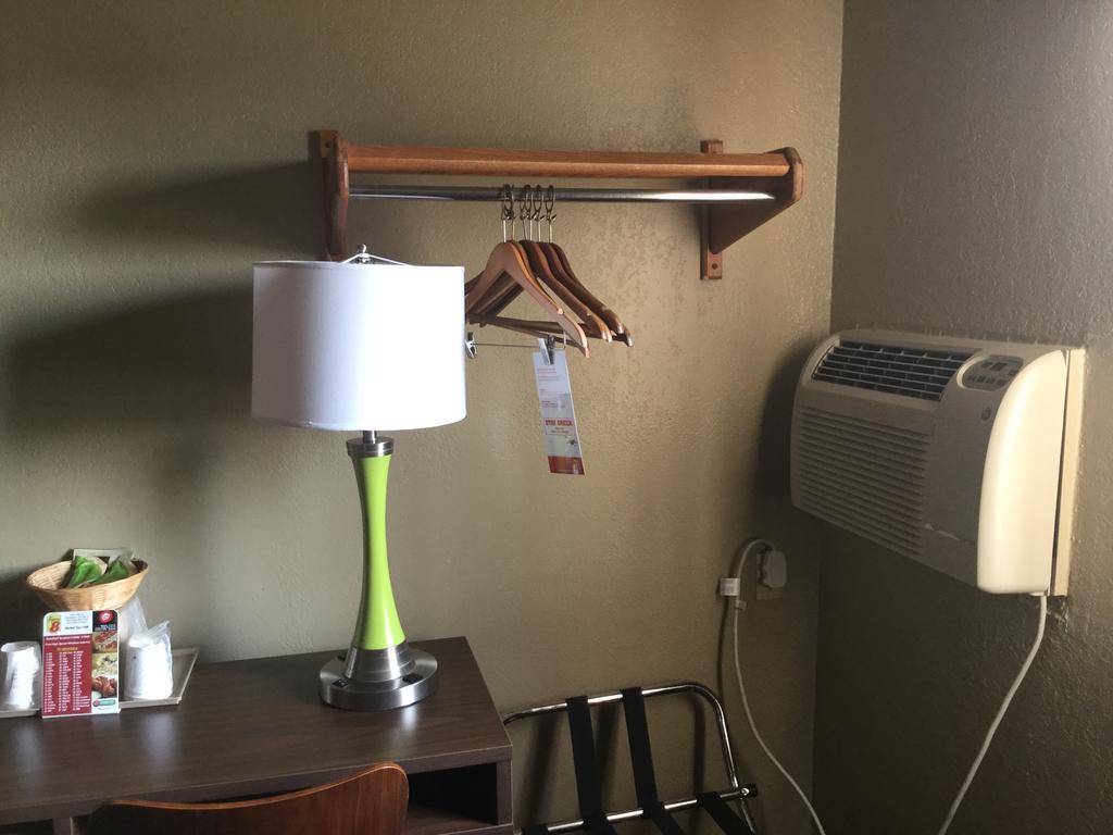 Super 8 By Wyndham Youngstown/Austintown Εξωτερικό φωτογραφία